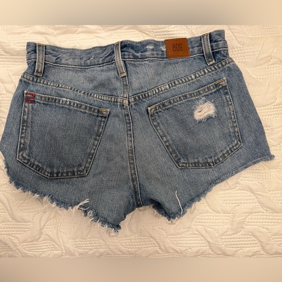 BDG essential mid-rise jean shorts - Picture 3 of 5